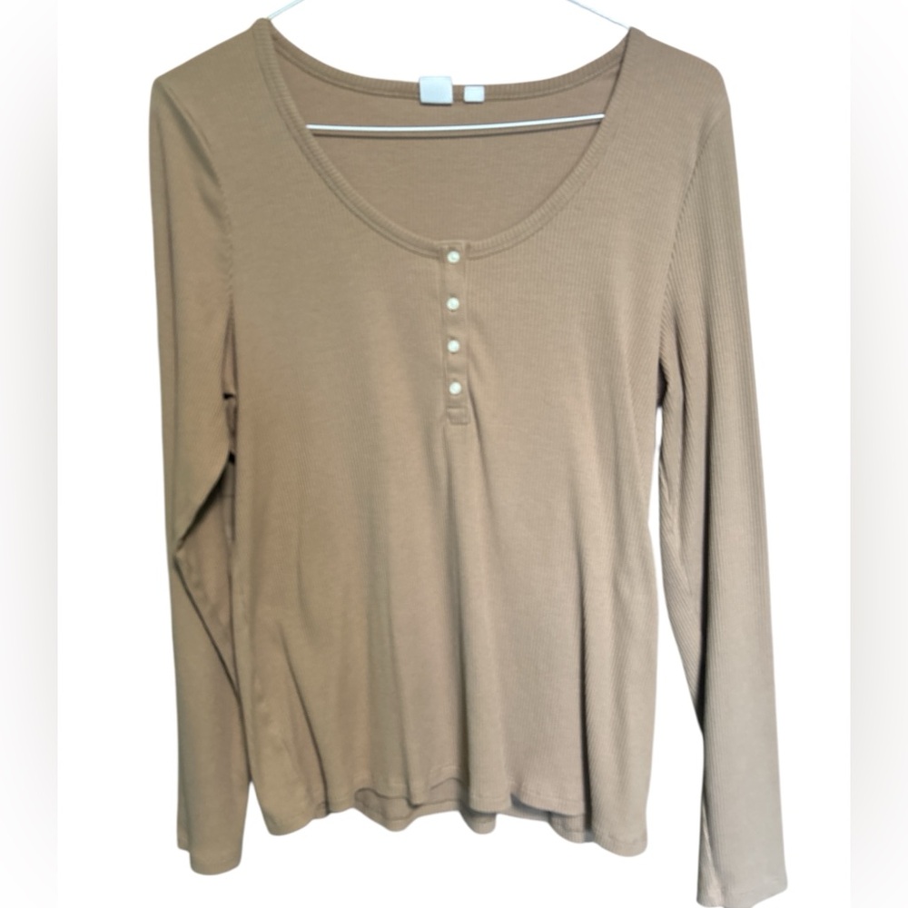 GAP long sleeve ribbed camel henley